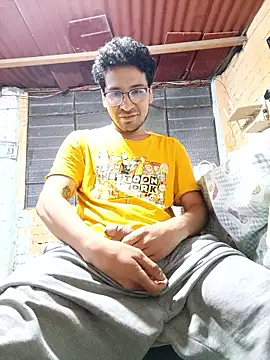 LecheDeSoya666 online show from October 20, 2025, 12:02 am