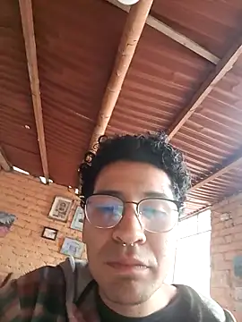 LecheDeSoya666 online show from September 27, 2025, 5:08 pm