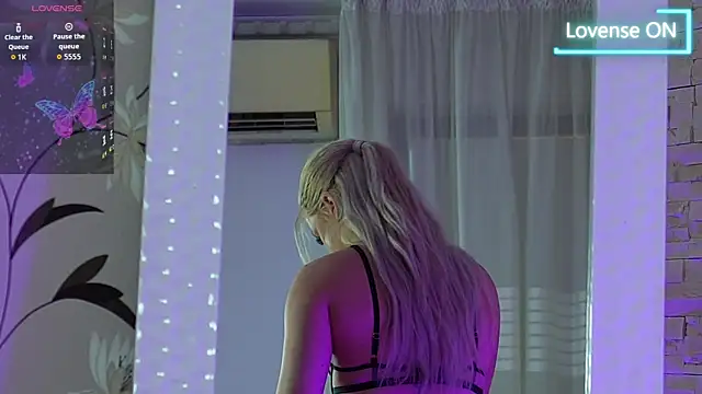 LucyLextonX online show from October 10, 2025, 4:46 am