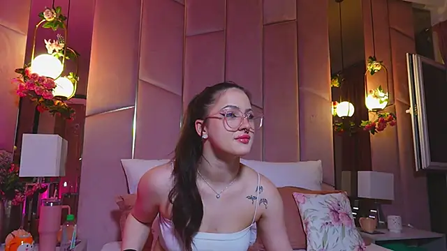 Snapshot of LucyLextonX chatting on March 19, 2026, 8:53 pm LucyLextonX online show from March 19, 2026, 8:53 pm