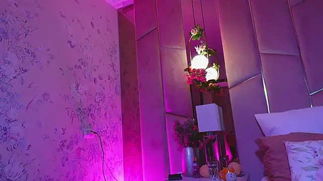 Snapshot of LucyLextonX chatting on March 17, 2026, 8:01 pm LucyLextonX online show from March 17, 2026, 8:01 pm