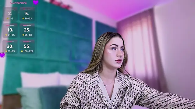 LucyLextonX online show from August 4, 2026, 7:57 am