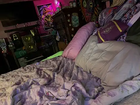 Snapshot of HodgeVibes chatting on February 21, 2026, 8:49 am HodgeVibes online show from February 21, 2026, 8:49 am