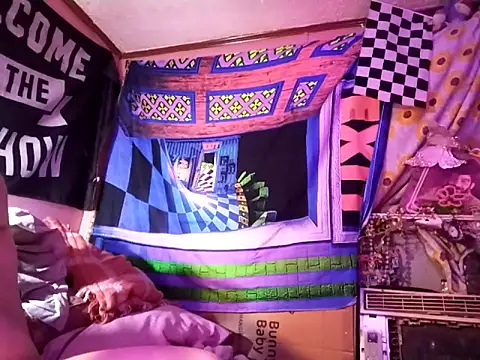 Snapshot of HodgeVibes chatting on February 18, 2026, 6:11 am HodgeVibes online show from February 18, 2026, 6:11 am