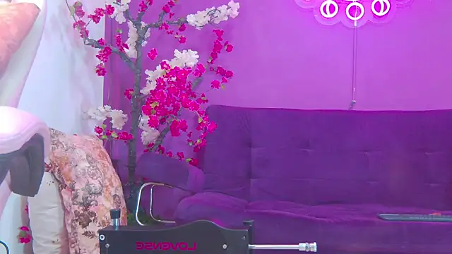 Daliana Gounbolt online show from August 3, 2026, 11:38 am