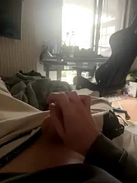 Snapshot of Djibi77 chatting on October 27, 2025, 11:33 am Djibi77 online show from October 27, 2025, 11:33 am