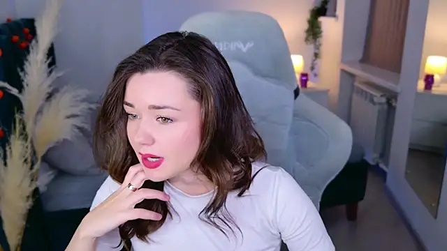 AvaFlower online show from October 18, 2025, 2:19 pm