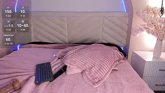 Bella Williiams online show from July 28, 2026, 12:48 pm