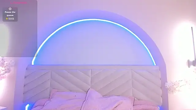 Bella Williiams online show from June 26, 2026, 12:11 pm