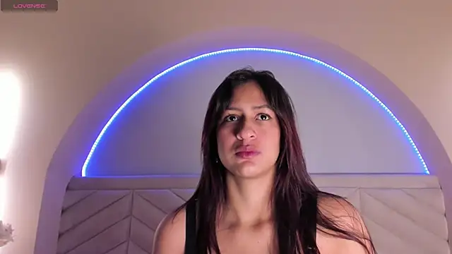 Bella Williiams online show from August 4, 2026, 12:10 pm