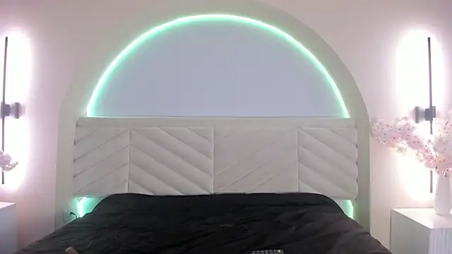 Bella Williiams online show from July 6, 2026, 12:12 pm