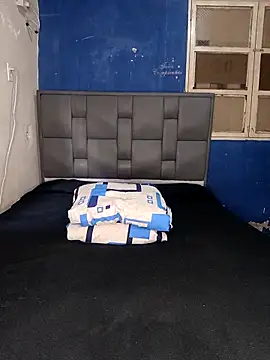 MilfTentasion online show from September 29, 2025, 8:47 pm