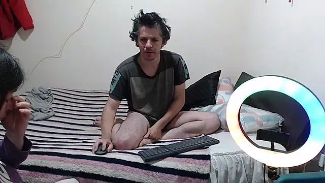 jade noah  online show from October 3, 2025, 11:45 am