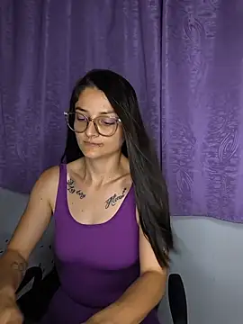 Coralinne   online show from July 1, 2026, 1:17 am