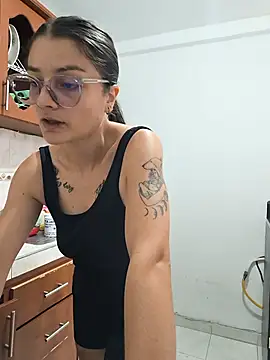 Coralinne   online show from July 9, 2026, 3:44 pm