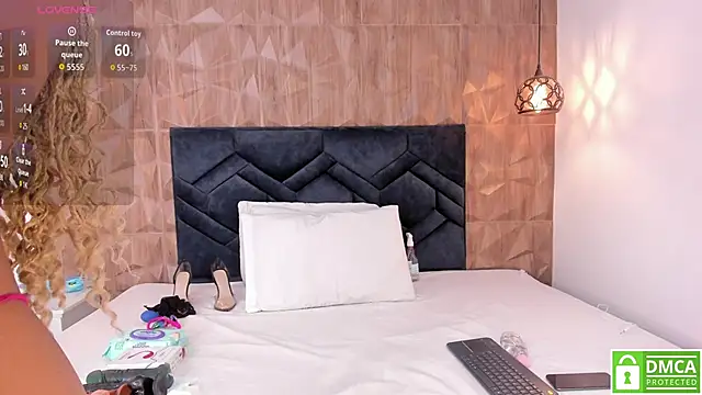 Gia Scott online show from December 3, 2025, 8:52 pm