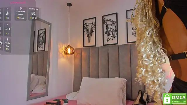 Gia Scott online show from November 8, 2025, 8:34 pm