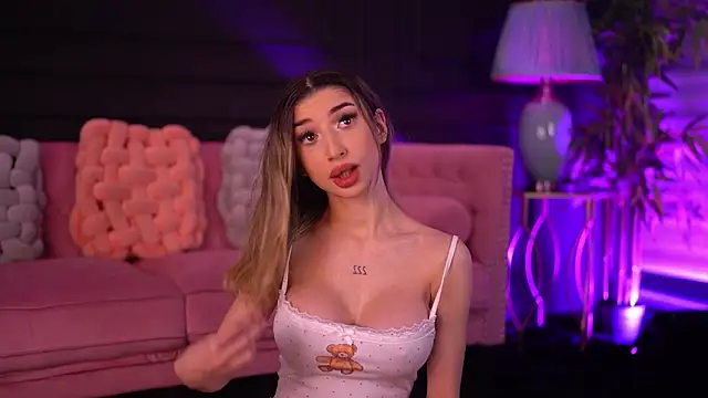 OdetteMason online show from March 12, 2026, 6:06 am