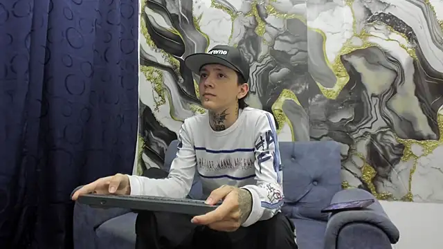 StraightBoy Nick online show from June 4, 2026, 4:28 am