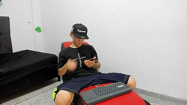 StraightBoy Nick online show from April 28, 2026, 10:25 pm