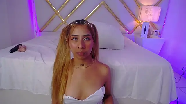 laila stilwiills online show from September 19, 2025, 5:06 pm