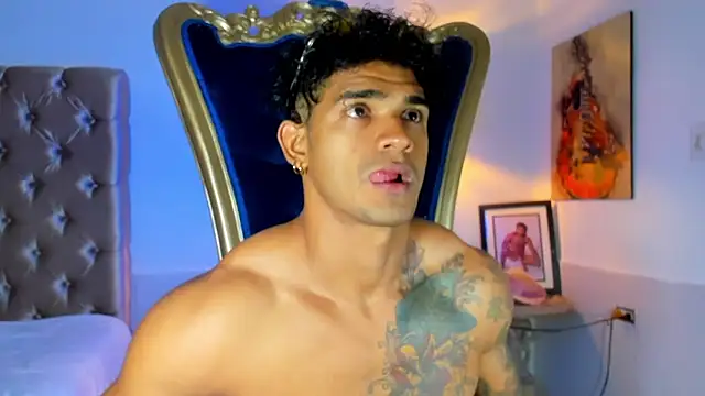 antonio  444 online show from May 6, 2026, 1:42 am