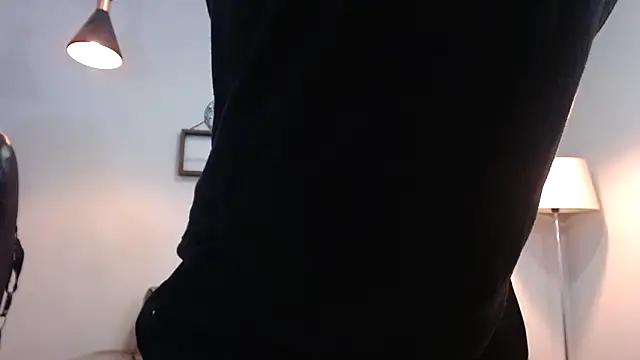 Xfire boy69 online show from November 28, 2025, 2:50 pm