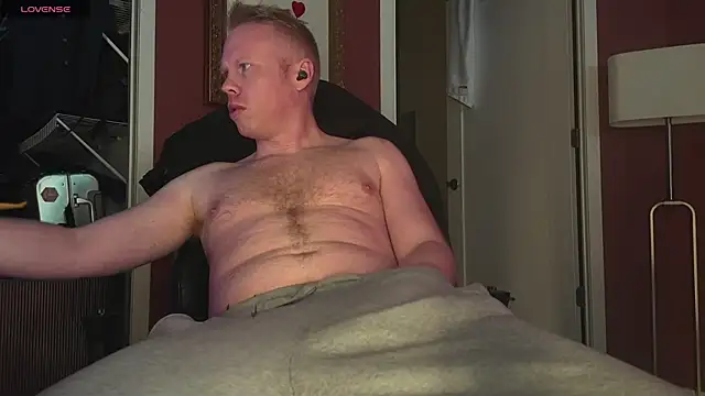 Snapshot of twunkdean chatting on February 11, 2026, 4:18 pm twunkdean online show from February 11, 2026, 4:18 pm