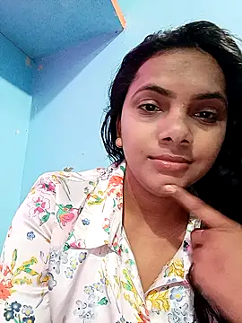 sofia-xy online show from February 9, 2026, 10:35 am