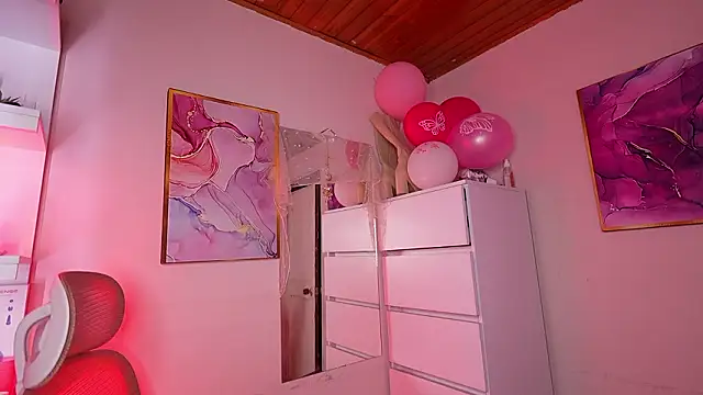 Dannaa Lovs online show from February 26, 2026, 2:39 pm