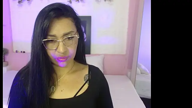 IvyShine7 online show from April 27, 2026, 7:45 pm