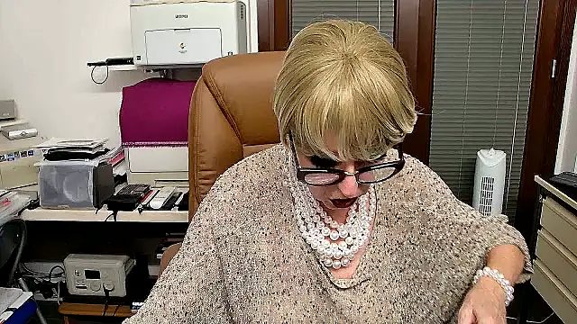 ROBY SWEETHOT online show from July 7, 2026, 9:07 pm