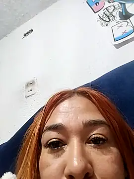 MOM CAMILA online show from March 1, 2026, 9:04 pm