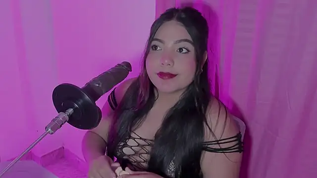 Lily hot25 online show from June 17, 2026, 9:57 pm