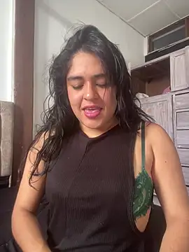 EmilyNoir1 online show from July 30, 2026, 6:18 pm