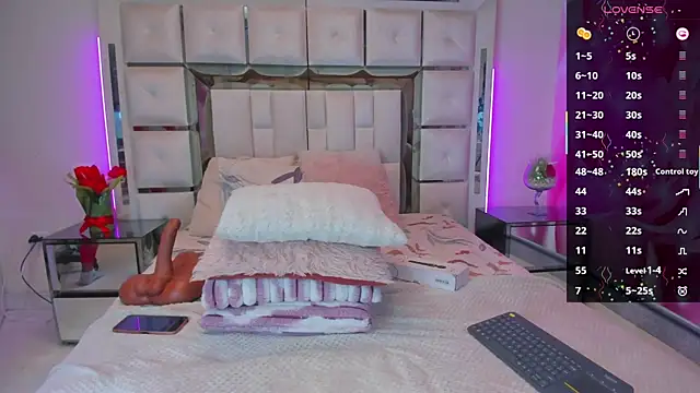 Snapshot of mia_peyton chatting on July 24, 2026, 8:05 pm mia peyton online show from July 24, 2026, 8:05 pm