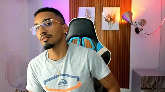 Darwin mayo online show from October 8, 2025, 6:08 pm