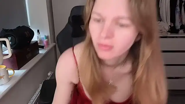 Lilly-Luscious online show from February 28, 2026, 8:25 am