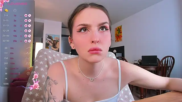 MilkyDana online show from October 14, 2025, 10:05 am