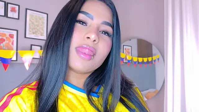 LanaRozz online show from June 17, 2026, 8:08 pm
