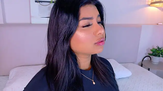 LanaRozz online show from June 21, 2026, 1:17 pm
