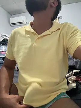 Theuprazer11 online show from May 14, 2026, 11:02 pm