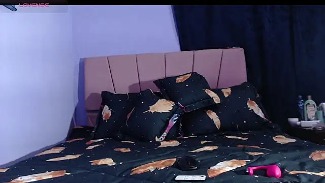  Bombom   online show from January 12, 2026, 11:53 pm