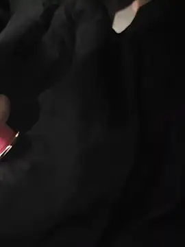 catluvr999 online show from April 25, 2026, 8:39 pm