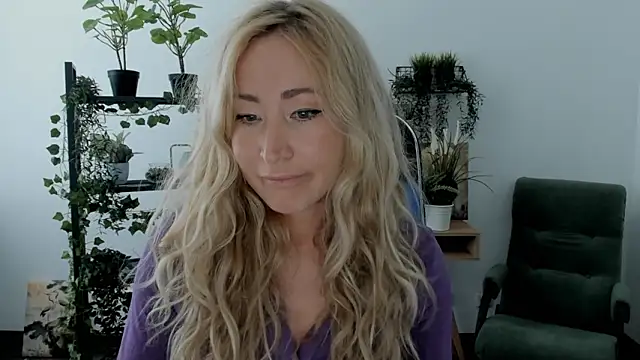 Snapshot of AstraMonroe chatting on March 14, 2026, 10:10 am AstraMonroe online show from March 14, 2026, 10:10 am