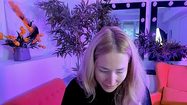 Snapshot of AstraMonroe chatting on September 17, 2025, 4:47 am AstraMonroe online show from September 17, 2025, 4:47 am