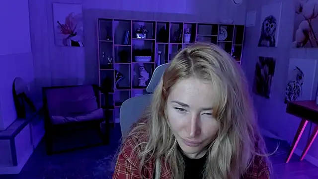 Snapshot of AstraMonroe chatting on September 21, 2025, 10:31 am AstraMonroe online show from September 21, 2025, 10:31 am