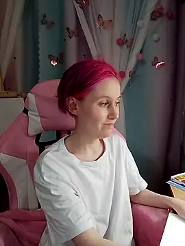 Fuzzy Unicorn online show from September 15, 2025, 7:36 pm