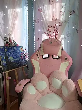 Snapshot of Fuzzy_Unicorn chatting on April 1, 2026, 8:15 am Fuzzy Unicorn online show from April 1, 2026, 8:15 am