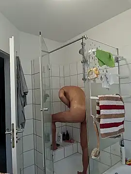 Snapshot of HotWifeLyn68 chatting on February 19, 2026, 11:51 am HotWifeLyn68 online show from February 19, 2026, 11:51 am